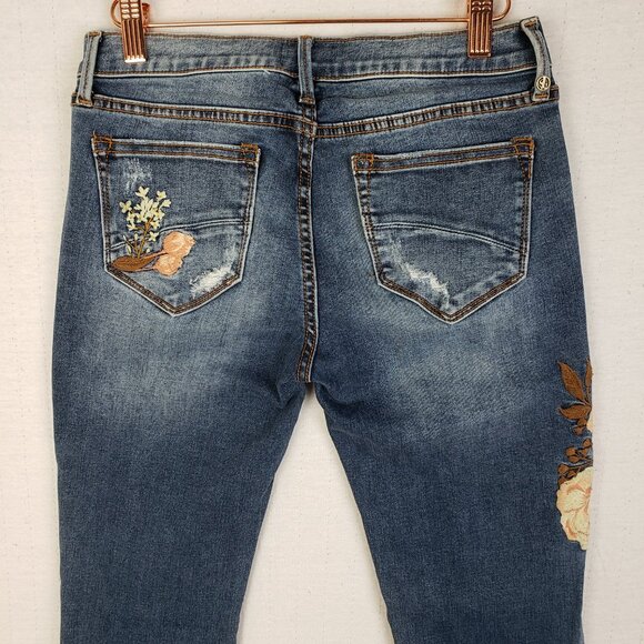 Driftwood Sundance Audrey Embroidered Jeans Raw Hem Distressed Boho size 26 - Picture 15 of 15